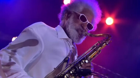 Muere Sonny Rollins, saxofonista que redefinió el jazz moderno; esto le pasó al ‘Último Coloso del Jazz’