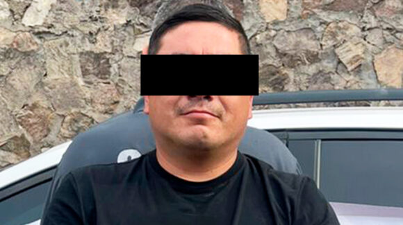 Detienen en Nogales a sujeto que conducía vehículo robado en Arizona; tenía placas sobrepuestas