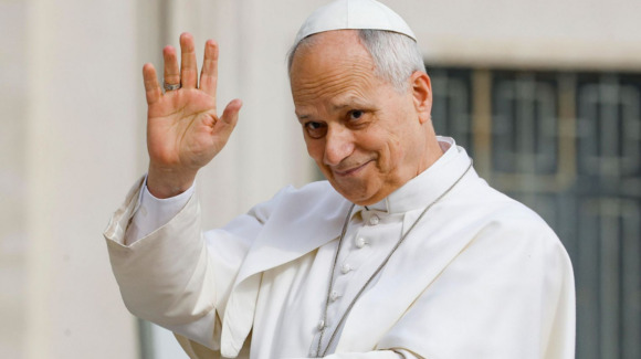 Papa León XIV alerta sobre el dominio de la IA en nueva encíclica; critica guerras y deshumanización