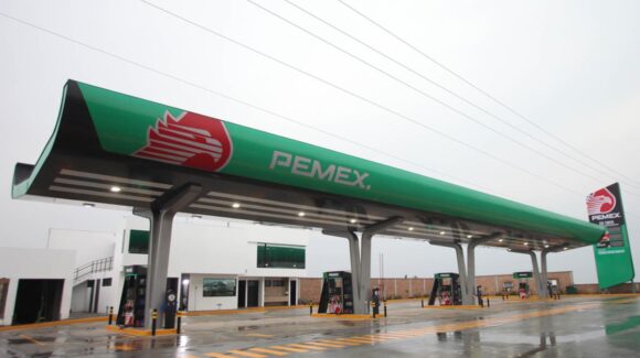 Pemex reporta 10 mil 591 tomas ilegales en 2025 por huachicol