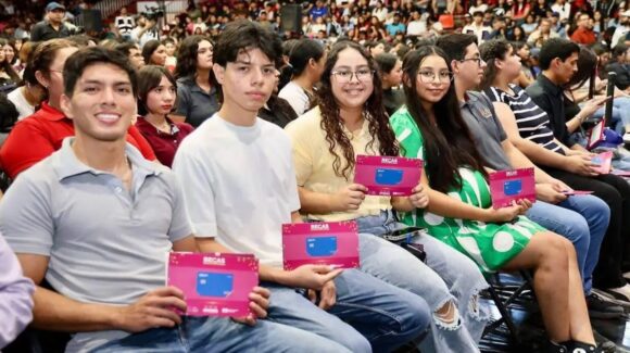Programa de becas transforma el futuro académico de jóvenes sonorenses, destaca Abraham Sierra