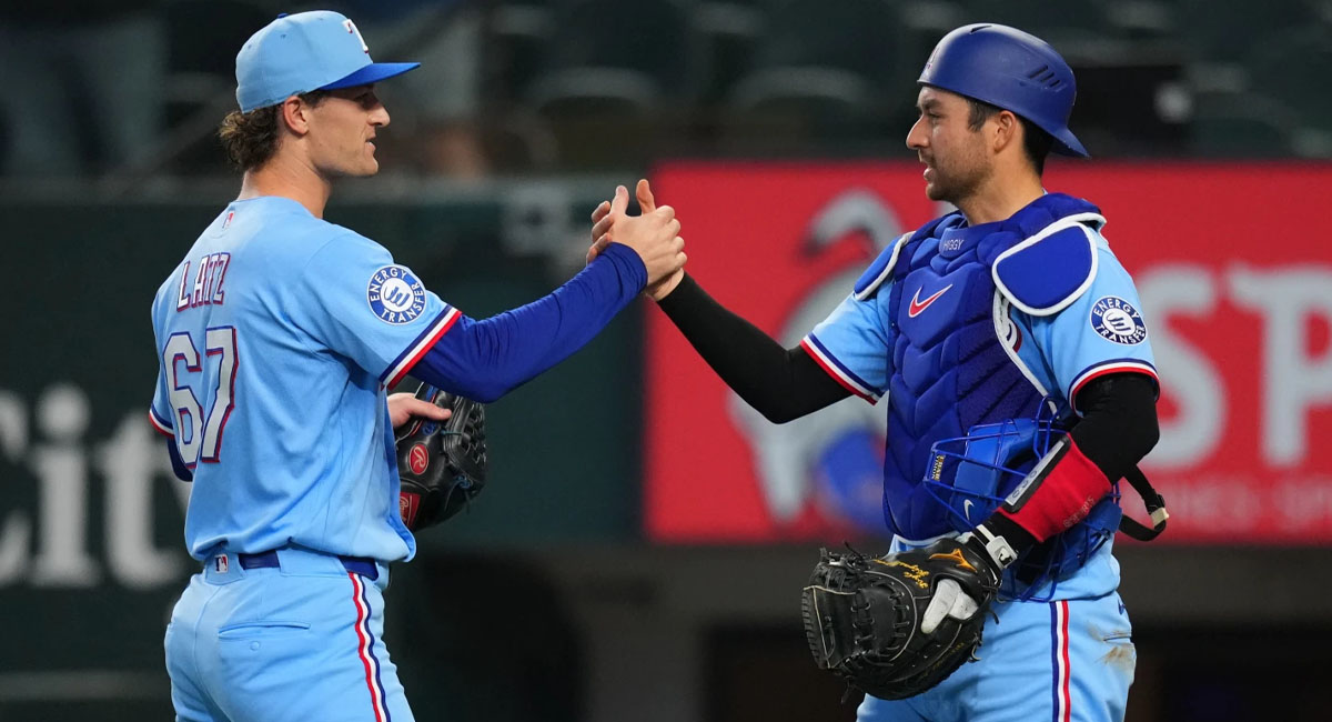Los Rangers completaron la limpia ante los Royals