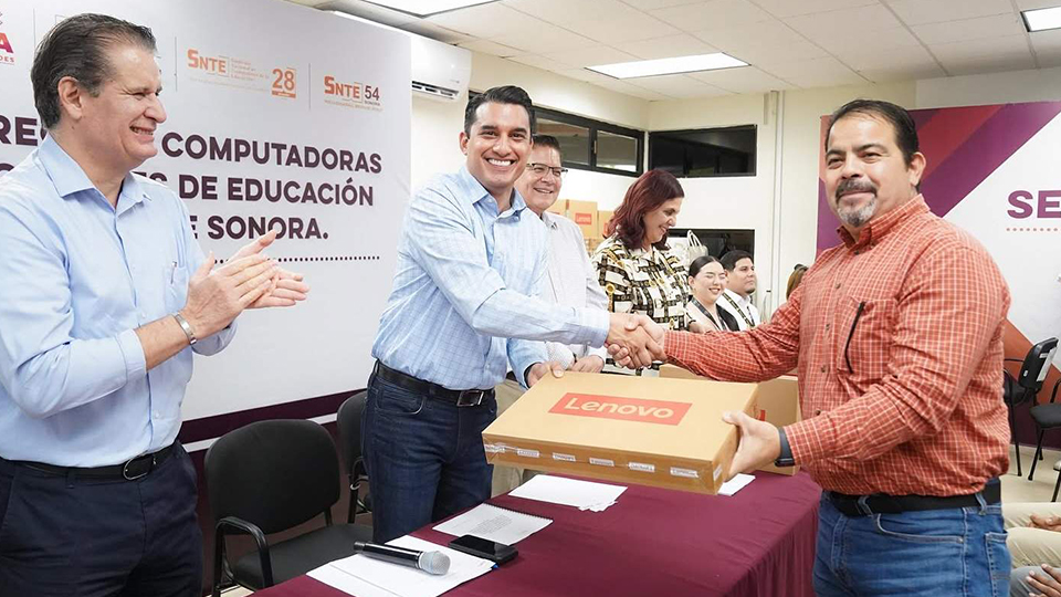 SEC reconoce labor de maestros por fortalecer educación y comunidades