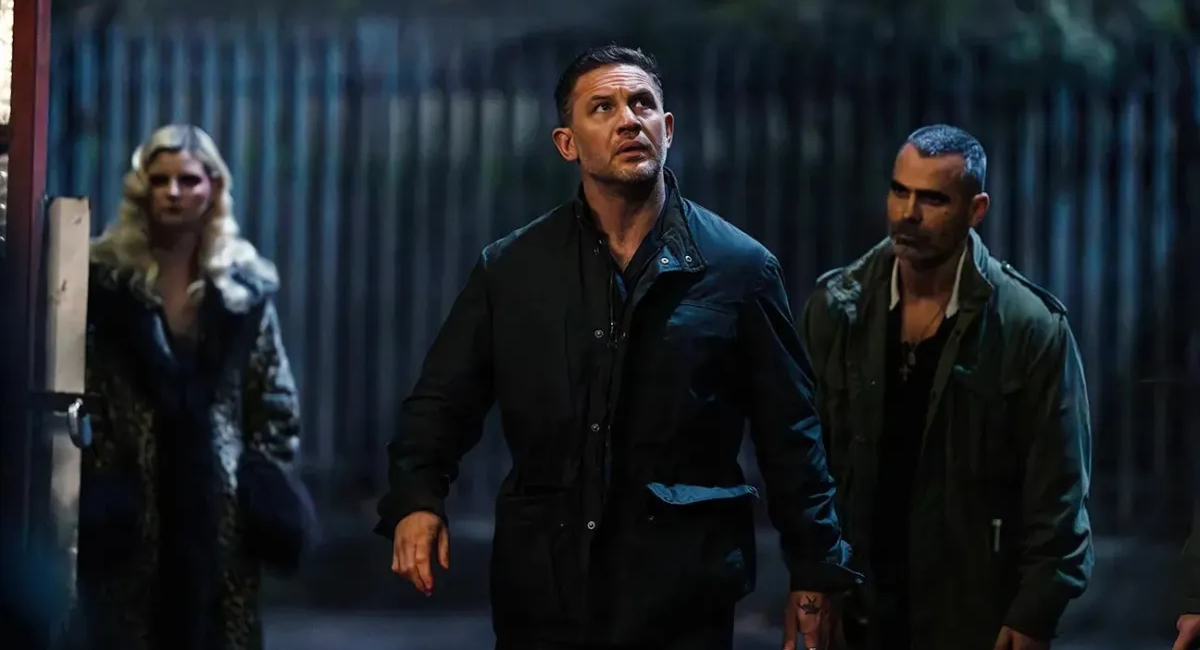 Tom Hardy en escena de MobLand
