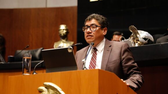 Tras negativa para la candidatura de Zacatecas, Monreal no dejará Morena