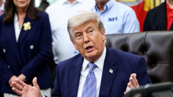 Trump pospone firma ejecutiva sobre IA por temor a restar ventaja tecnológica a Estados Unidos