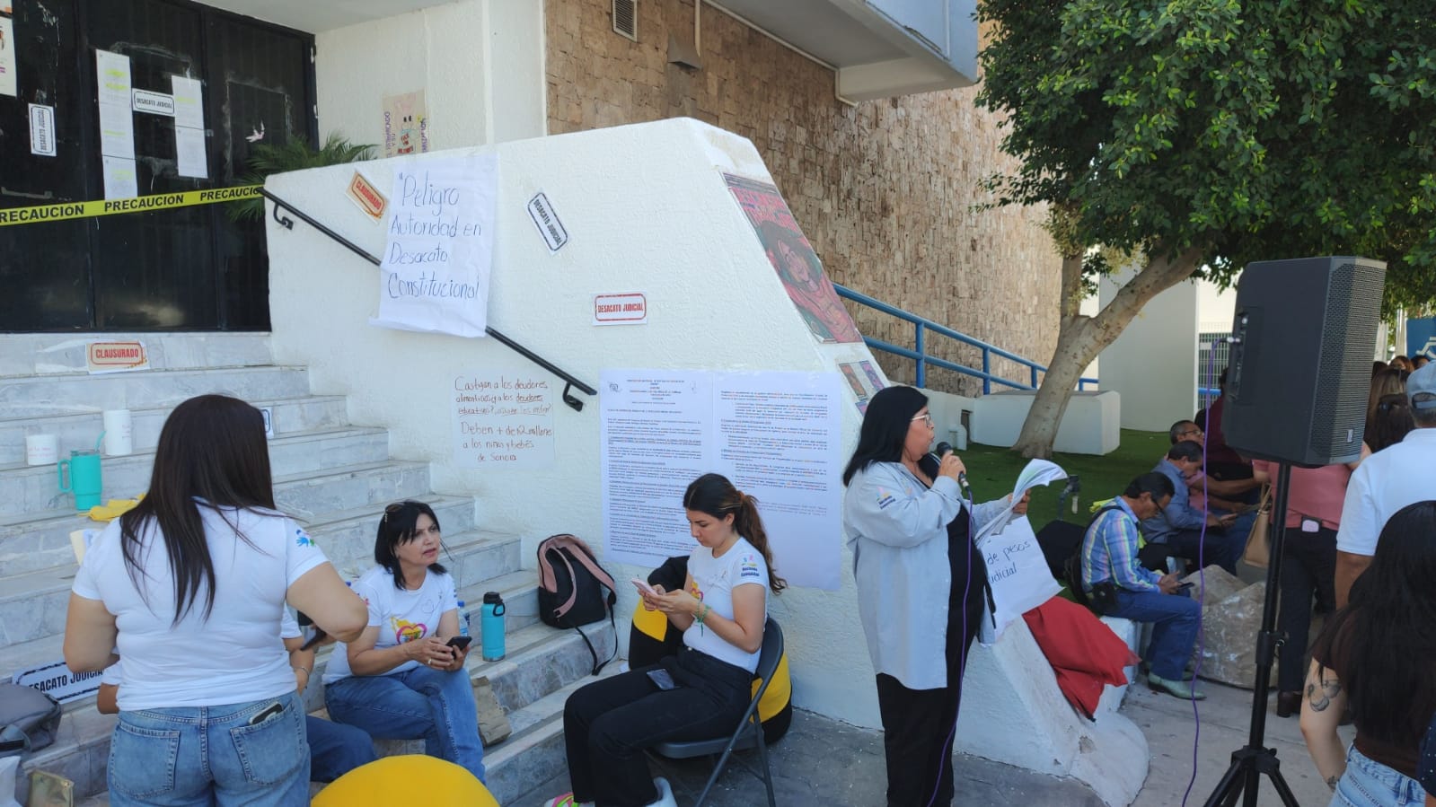 Estudiantes se suman a huelga de hambre por estancias infantiles