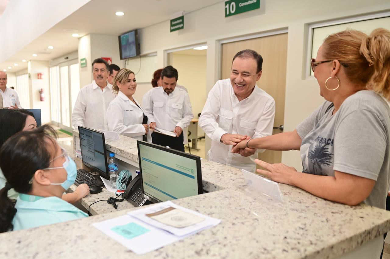 Durazo impulsa mil becas para médicos en Sonora y fortalece servicios de salud