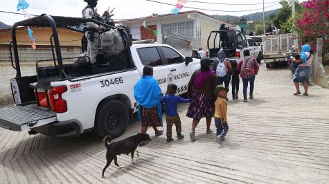Familias desplazadas por violencia en Chilapa comienzan a regresar a sus comunidades