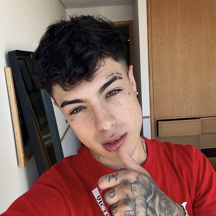 Arrestan a Naim Darrechi en aeropuerto por posesión de vape; Sol León filtra VIDEO del momento