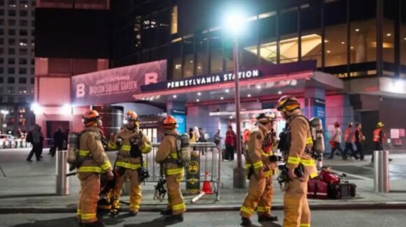 Caos en Nueva York por incendio en tren cerca de Penn Station; reportan cinco víctimas