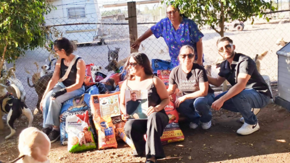 Donan croquetas a refugio animal de Empalme en memoria de Rubén Ríos, policía caído