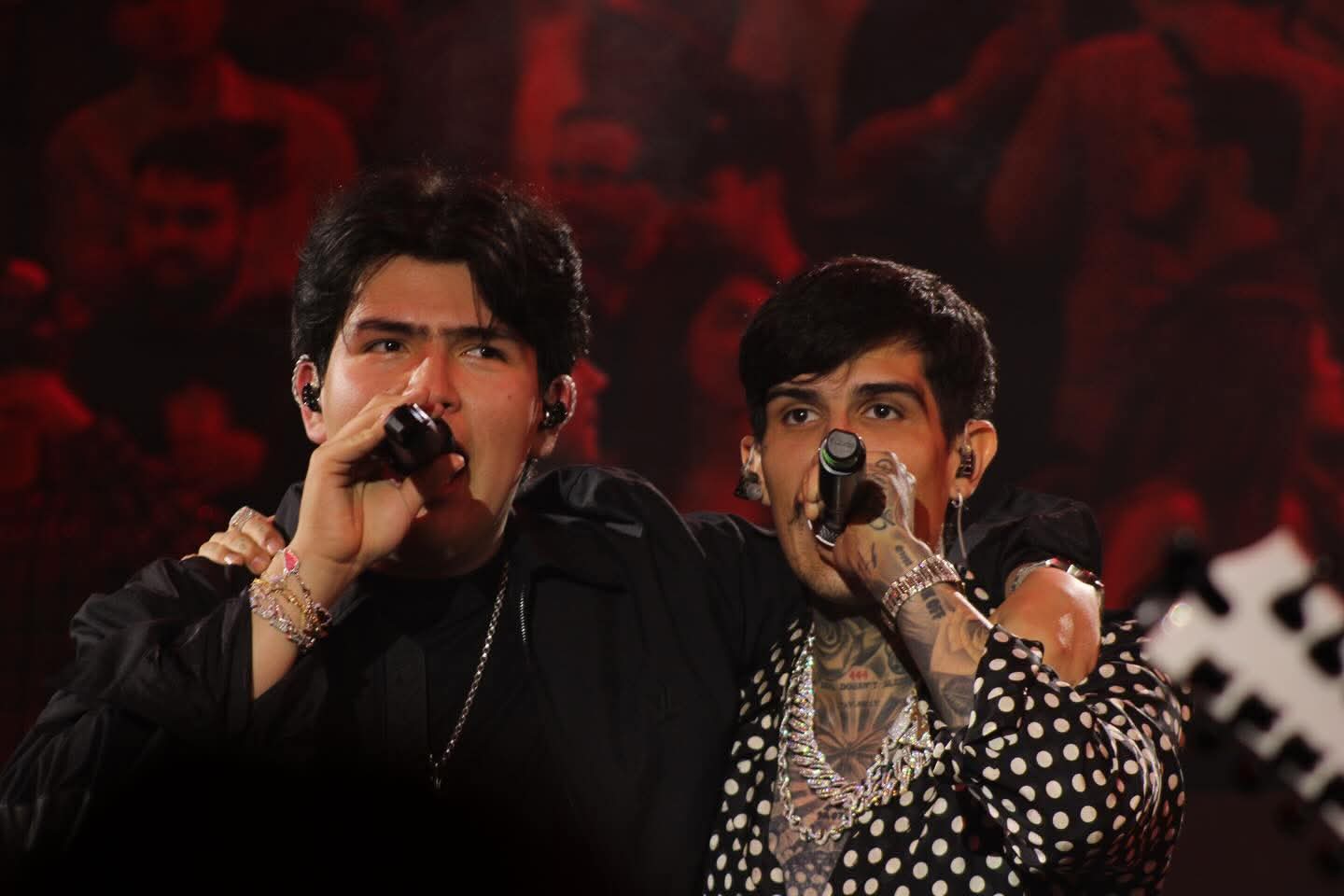 Tombochio arma fiesta en el Palenque de la ExpoGan 2026 con Adriel Favela y Hans El Oso