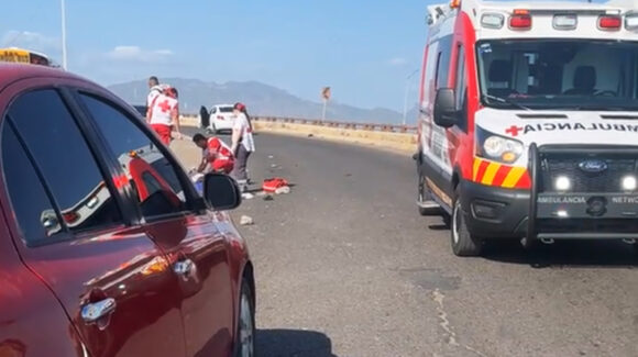 Accidente en Ciudad Obregón: Muere pareja de motociclistas tras choque en puente elevado de la 300