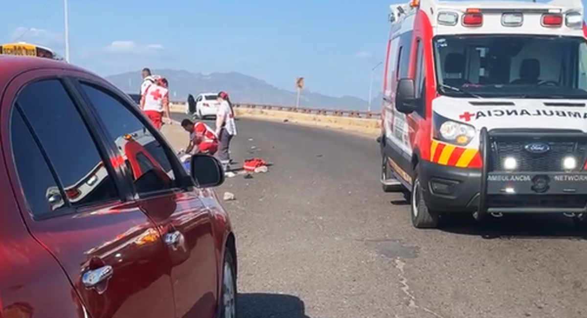Accidente en Ciudad Obregón: Muere pareja de motociclistas tras choque en puente elevado de la 300