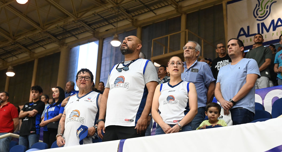 Los aficionados respondieron con una buena entrada, pero el equipo quedó a deber en la duela