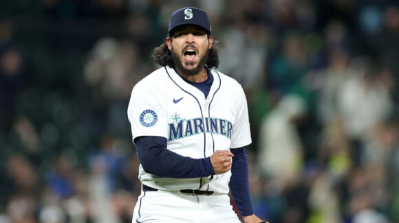 Andrés Muñoz ya es el tercer mexicano con más salvamentos en MLB; iguala con Aurelio López