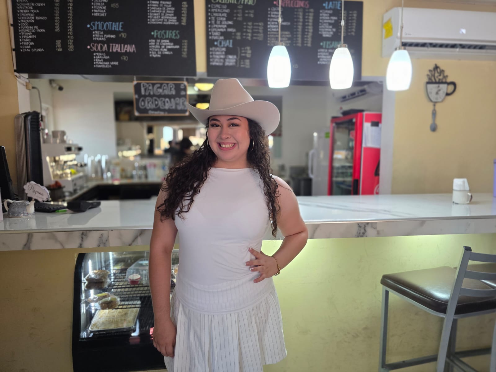 Abril Vega, hija de 'El Shaka', debuta en la música y honra la dinastía Vega