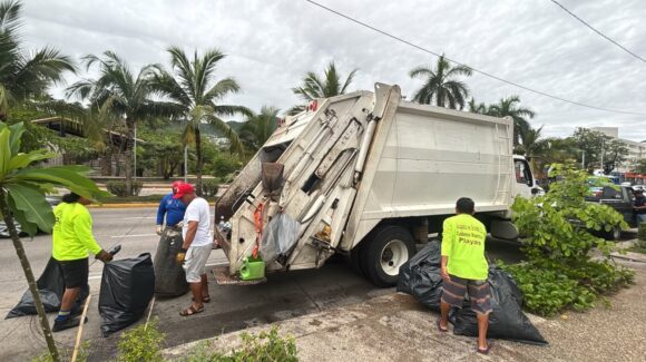 Tormenta Boris deja 28 toneladas de basura en playas de Acapulco, Guerrero
