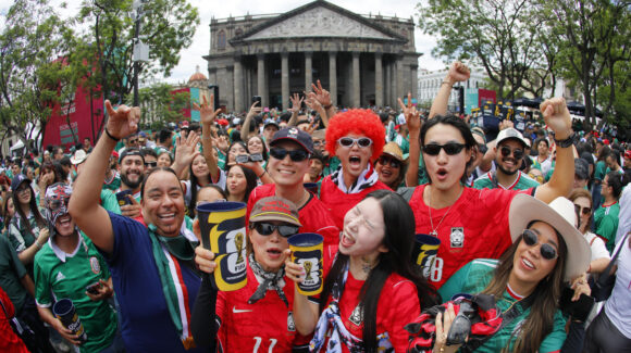 Aficionados esperan el partido de México vs Corea del Sur en el estadio Guadalajara