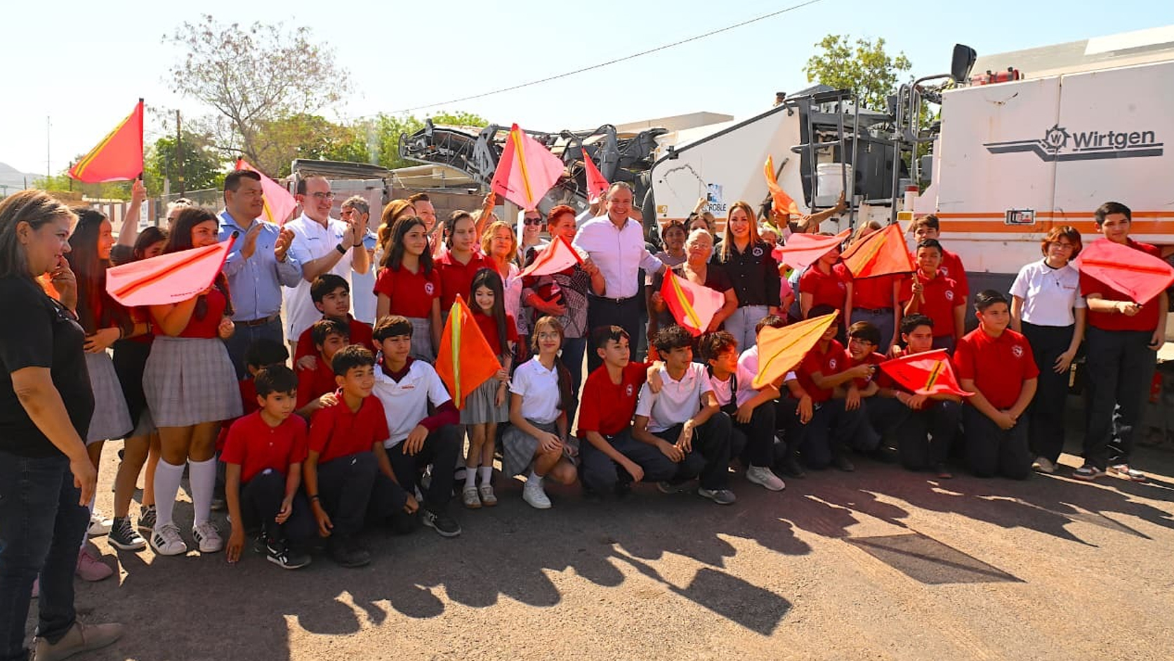 Alcalde 'Toño' Astiazarán inicia recarpeteo de avenida Rebeico en Hermosillo