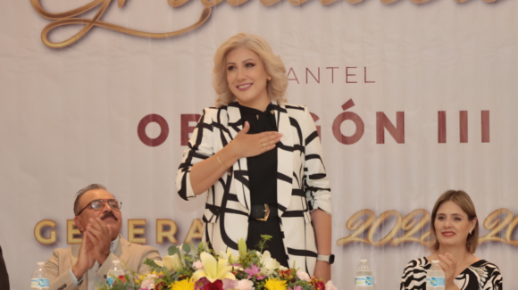 Alcaldesa Claudia Santacruz encabeza ceremonia de graduación del Cobach Plantel III en Cajeme