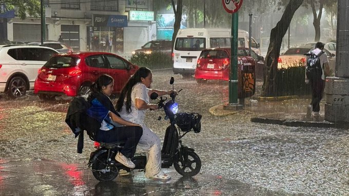 Alerta roja en Ciudad de México por lluvias intensas y granizo este viernes 12 de junio.