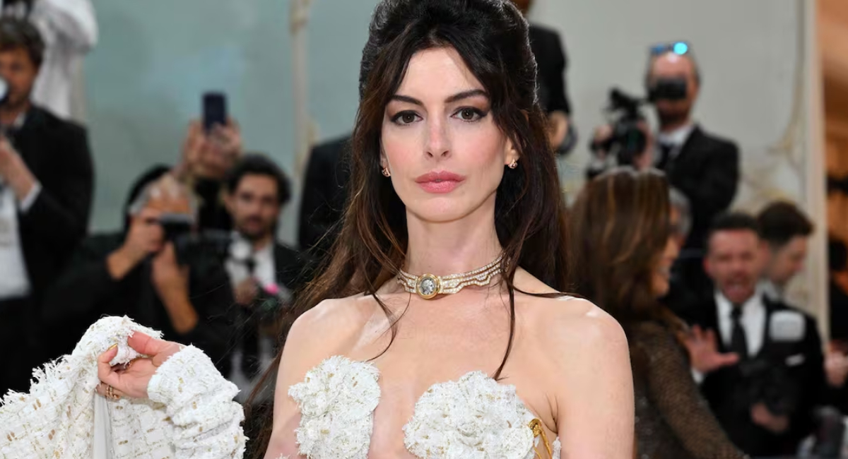 Anne Hathaway confirma su tercer embarazo con tierno video