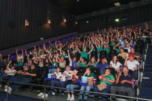 Así se vive la afición futbolera en cine de Hermosillo durante partido México vs Chequia