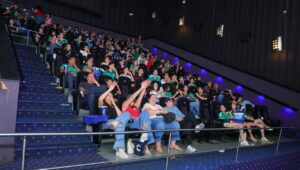Así se vive la afición futbolera en cine de Hermosillo durante partido México vs Chequia