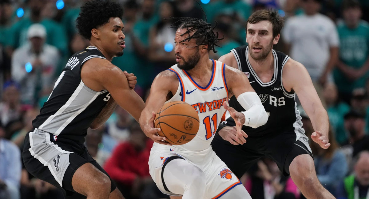 Brunson no pudo ser frenado por la defensa de los Spurs en el Juego 1 de las Finales