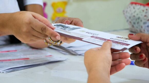 Beca Benito Juárez depositará mil 900 pesos mañana 16 de junio a estudiantes
