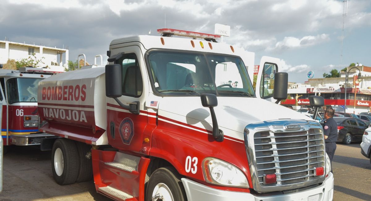 Bomberos de Navojoa reciben vehículos e instrumental de tecnología de alta gama única en el país