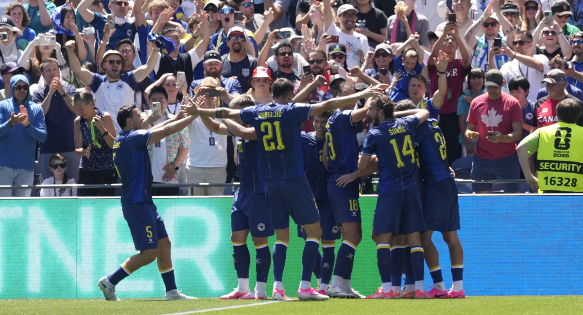 Bosnia venció a Qatar y mantiene vivas las aspiraciones de clasificar a dieciseisavos de final en la Copa del Mundo 2026