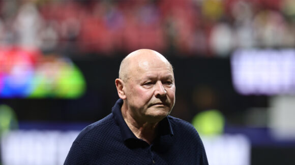 Miroslav Koubek, técnico de República Checa, confía en que su equipo puede derrotar a México en el Azteca