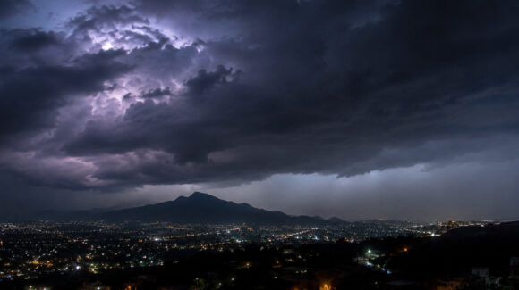 Lluvias, rayos y altas temperaturas marcarán el CLIMA de Sonora esta noche de miércoles 16 de junio