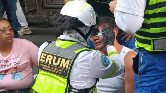 VIDEO: Protesta de la CNTE en CDMX termina en enfrentamiento con policías; hay al menos dos heridos