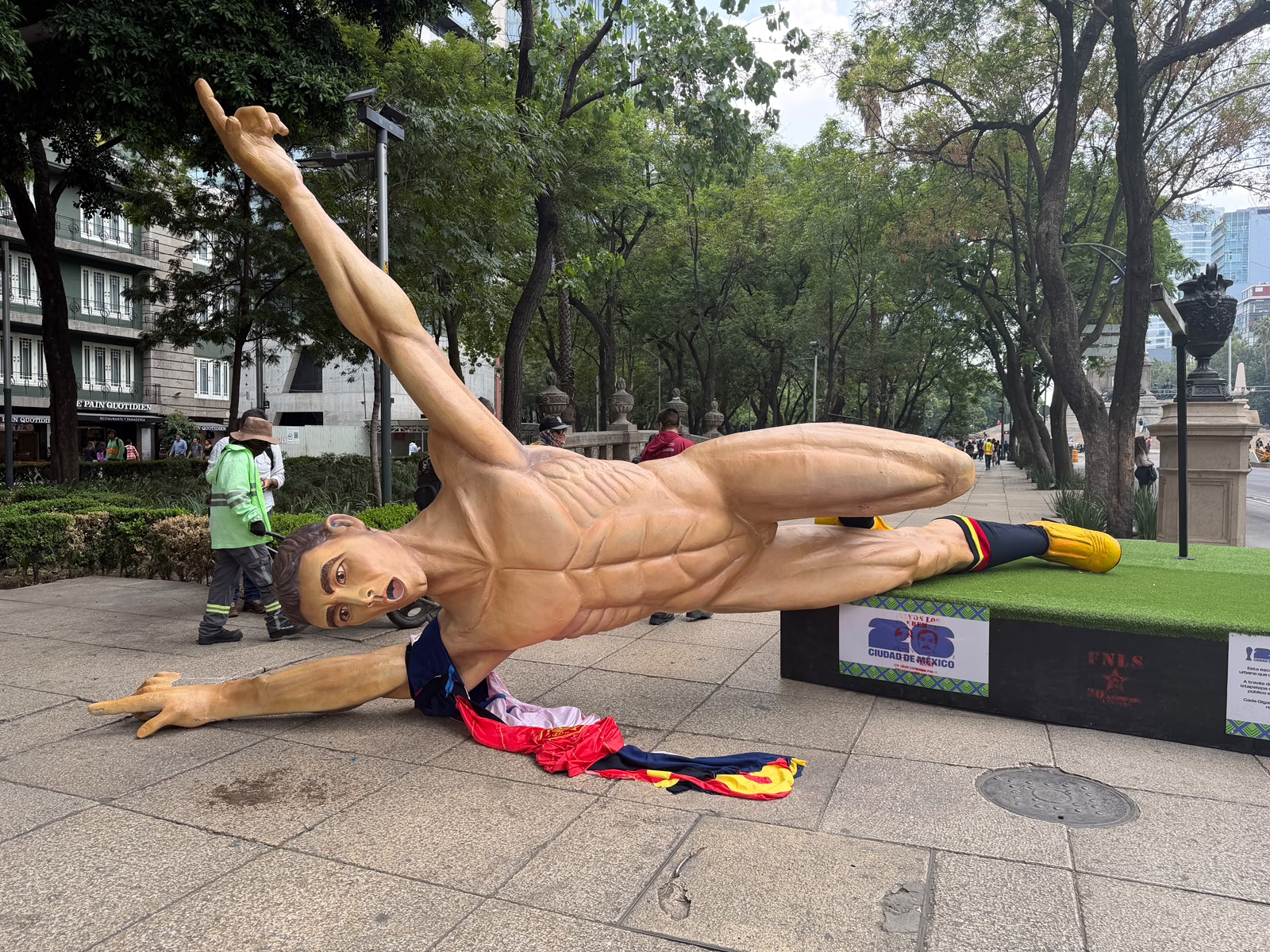 Autoridades de la CDMX pide a CNTE respetar el Mundial 2026 tras ataques a esculturas mundialistas.