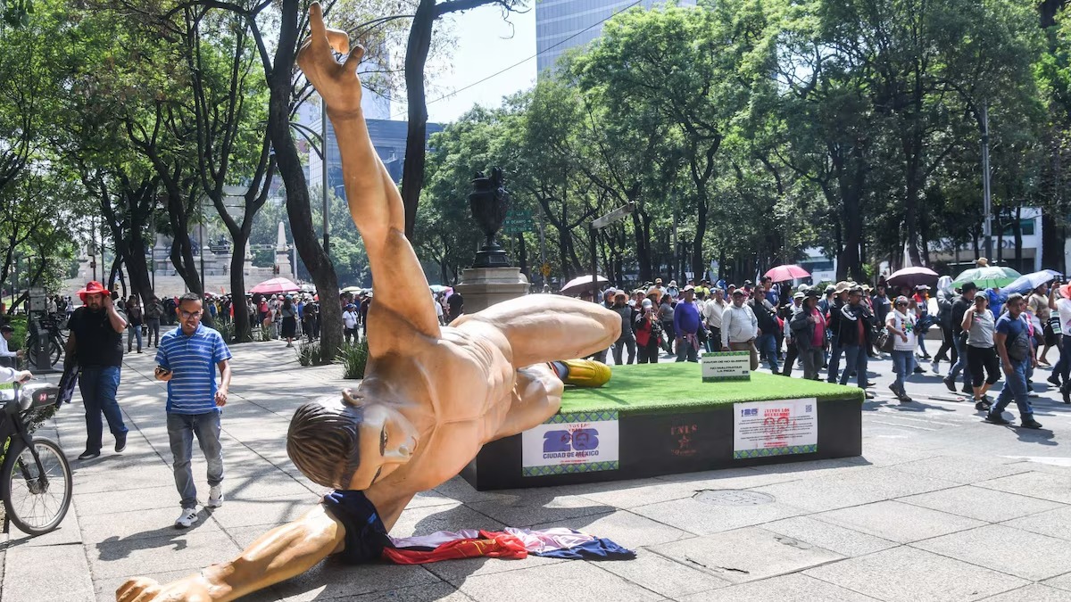 Monumentos dañados por la CNTE durante marcha buscan nueva sede.