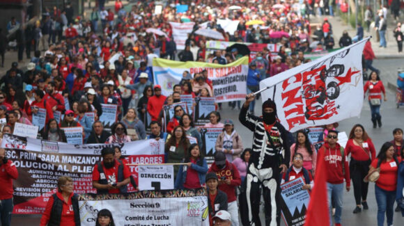 CNTE mantiene paro con bloqueos en carreteras del Valle de México