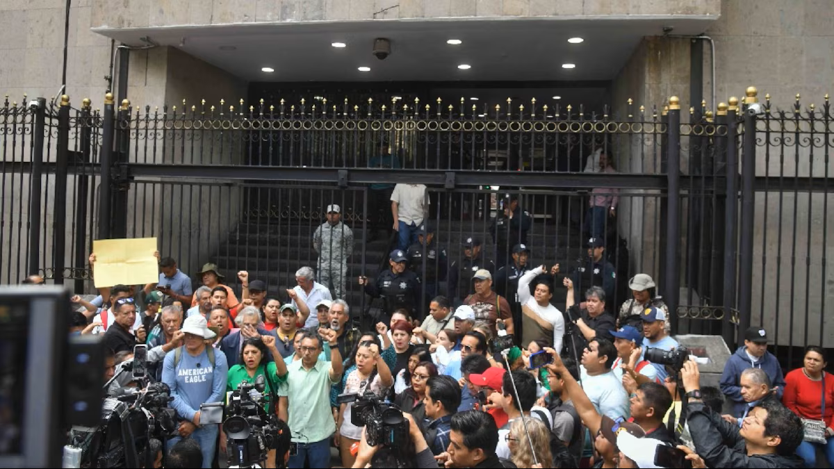 CNTE mantiene en suspenso movilizaciones; analizará propuesta del Gobierno