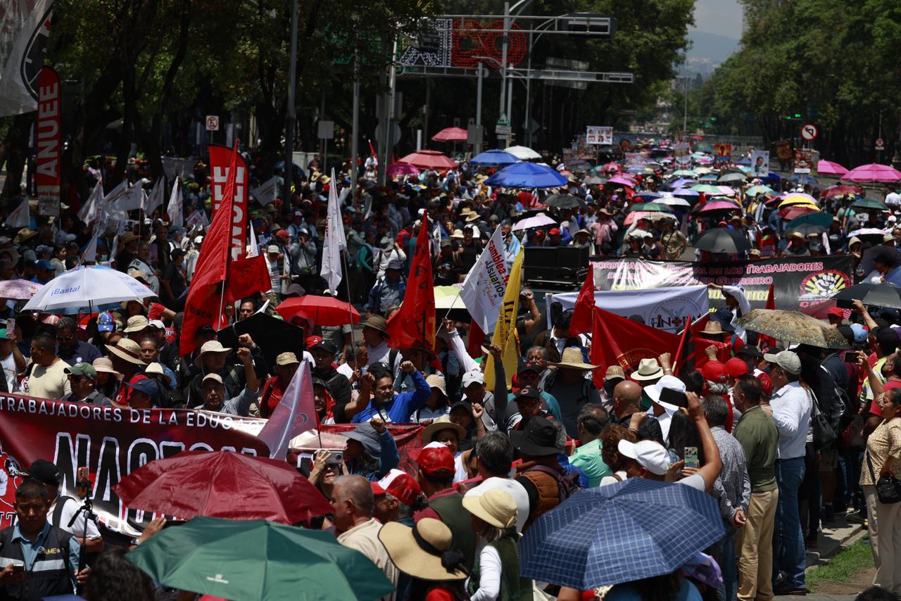 Gobierno federal reitera llamado a la CNTE para sentarse a negociar tras manifestaciones.