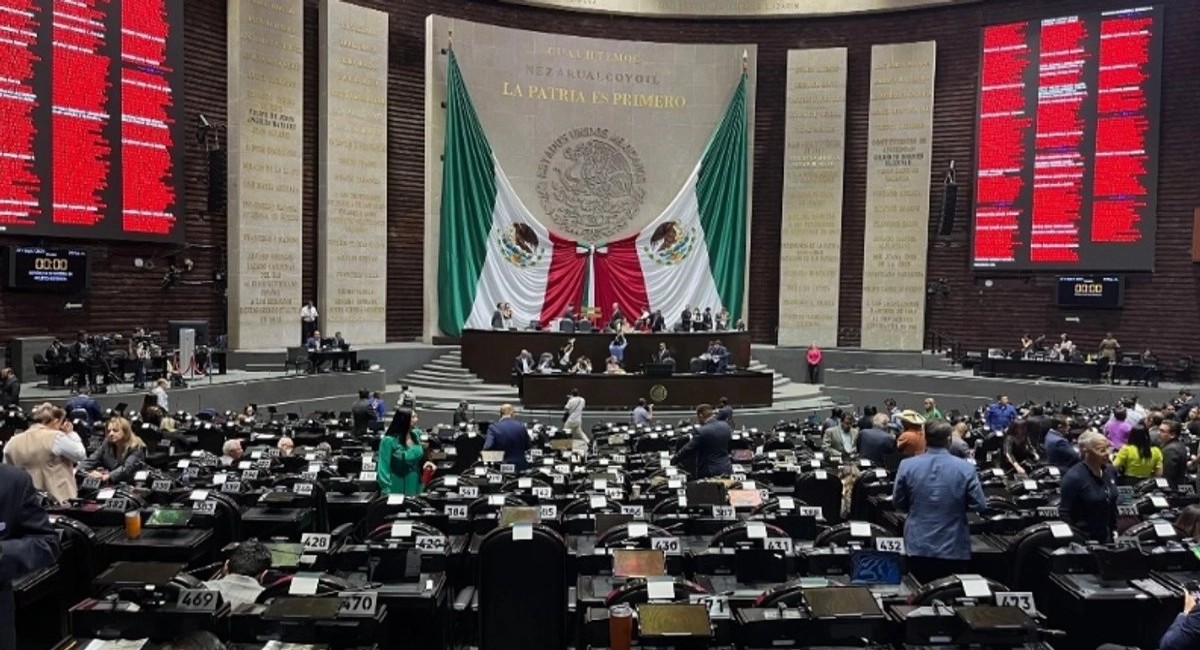 Cámara de Diputados acumula rezago de cinco mil 500 iniciativas sin desahogar