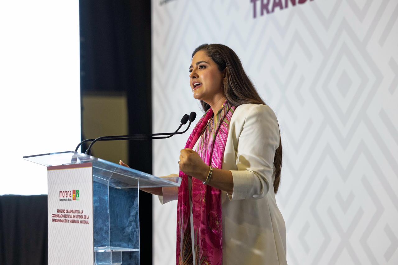 Celida López formaliza su registro para coordinar la Defensa de la Transformación en Sonora