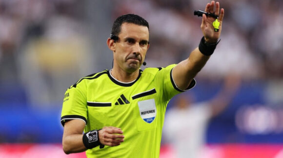 César Ramos dirigirá Escocia vs Brasil y romperá una marca histórica en los Mundiales