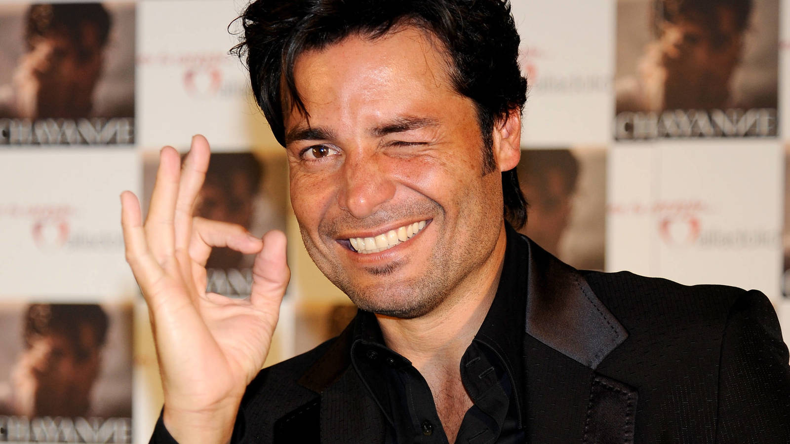 Chayanne sorprende con dinámica por el Día del Padre y desata furor entre sus 'hijos' en redes sociales