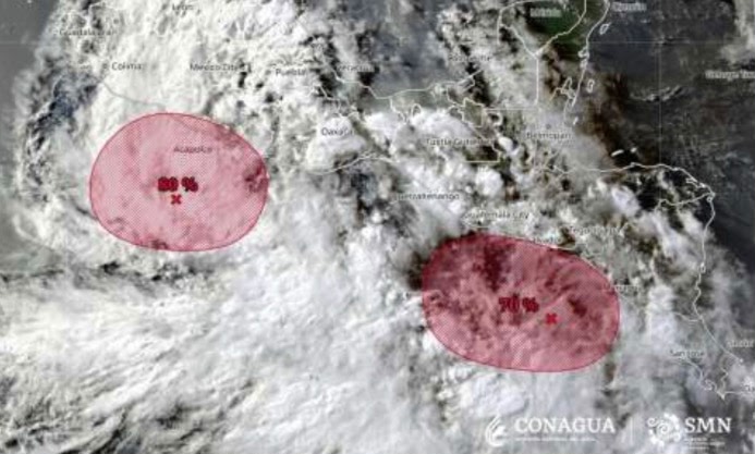 México vigila dos potenciales ciclones tropicales en el Océano Pacífico.
