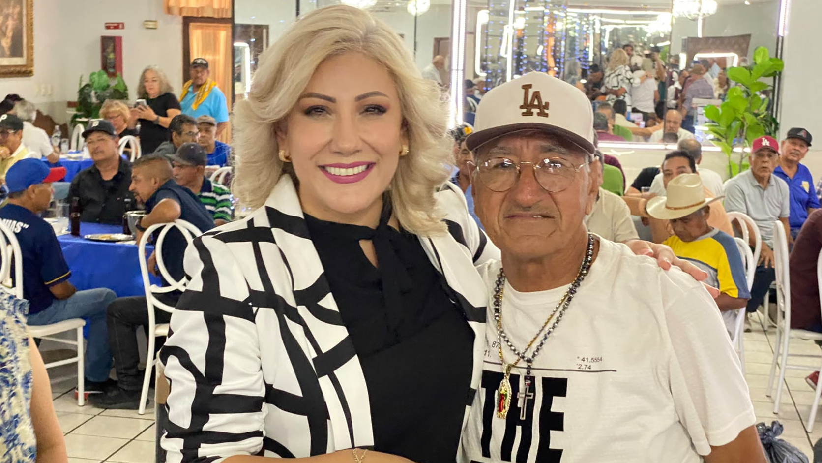 Claudia Santacruz convivió con los jubilados del Ayuntamiento por el Día del Padre