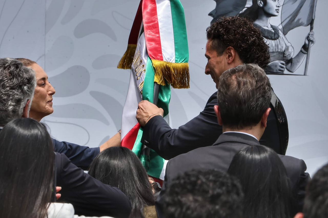 Claudia Sheinbaum abandera a la Selección Mexicana de Futbol rumbo al Mundial 2026