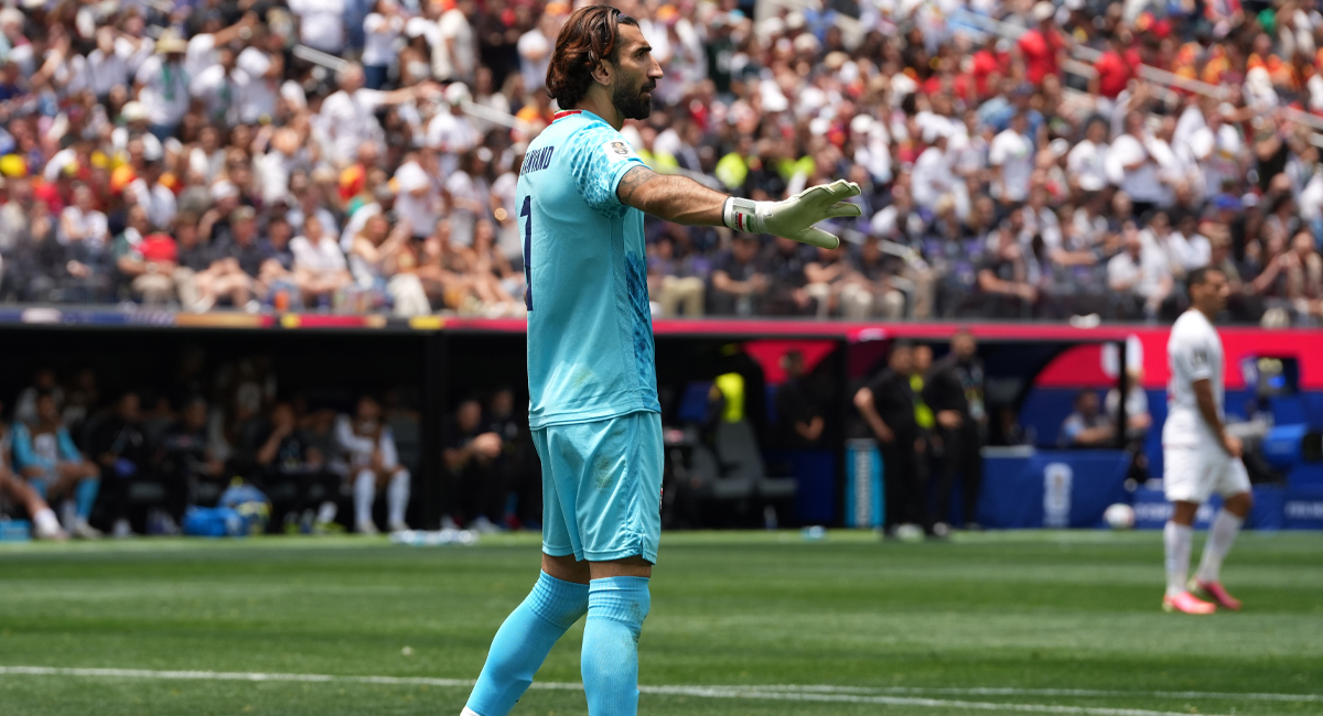 Con Alireza Beiranvand como figura, Irán le sacó un valioso empate a Bélgica para mantenerse como líder del Grupo G en el Mundial 2026